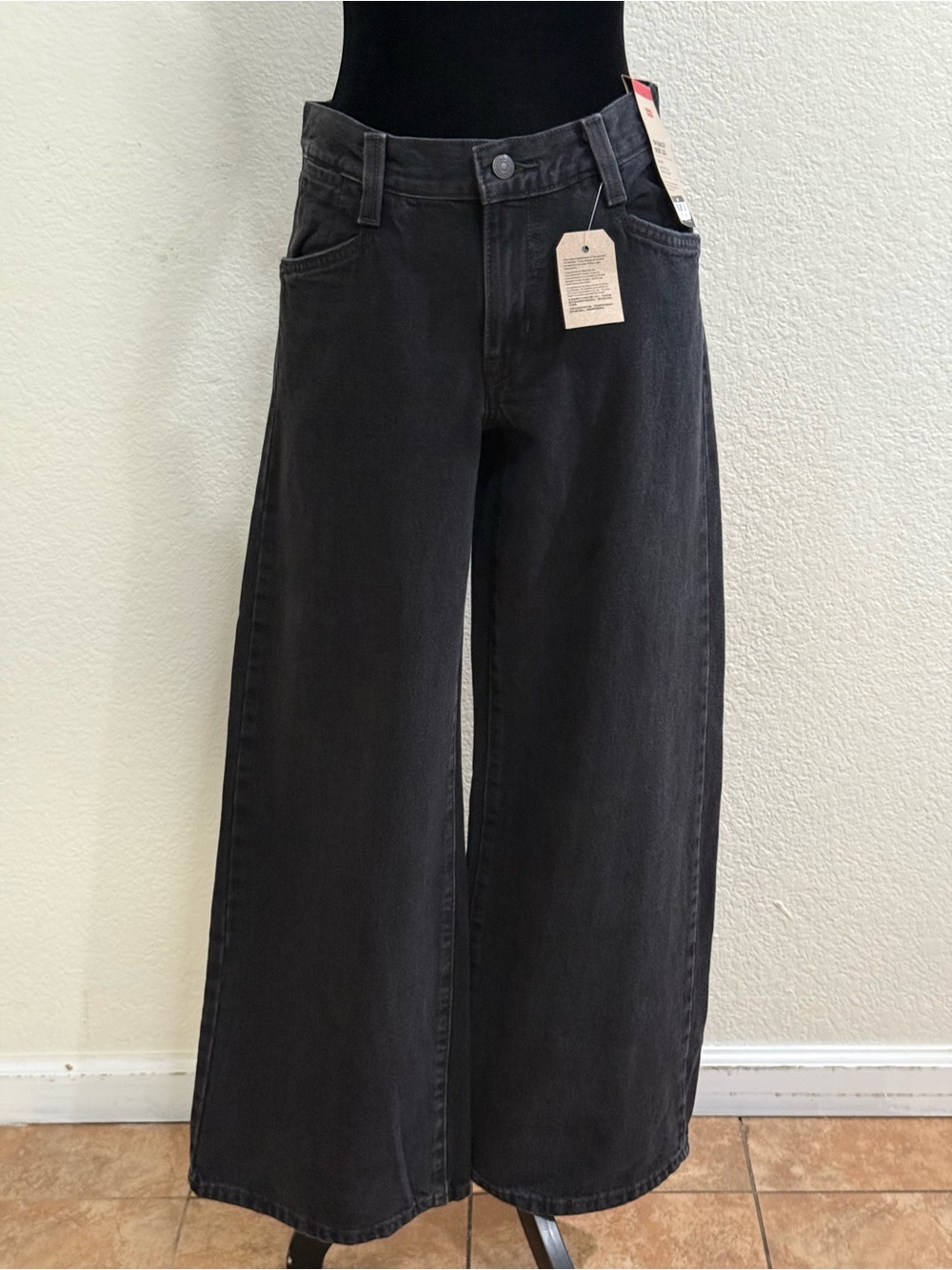 Levi's 94 Baggy Wide-Leg Black Mid Rise Jeans.Waist 26